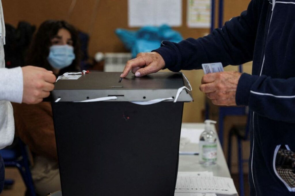 Victoire de la coalition de centre droit